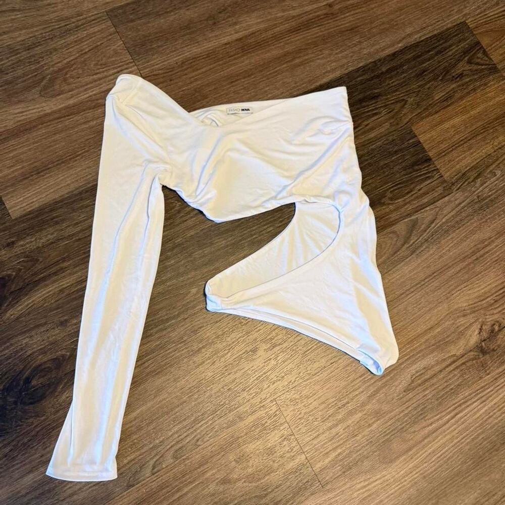 Fashion nova white one sleeve